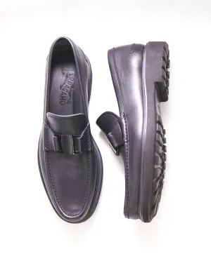 $930 SALVATORE FERRAGAMO - *SARDEGNA* Black Lug Sole Loafer - 9.5 US
