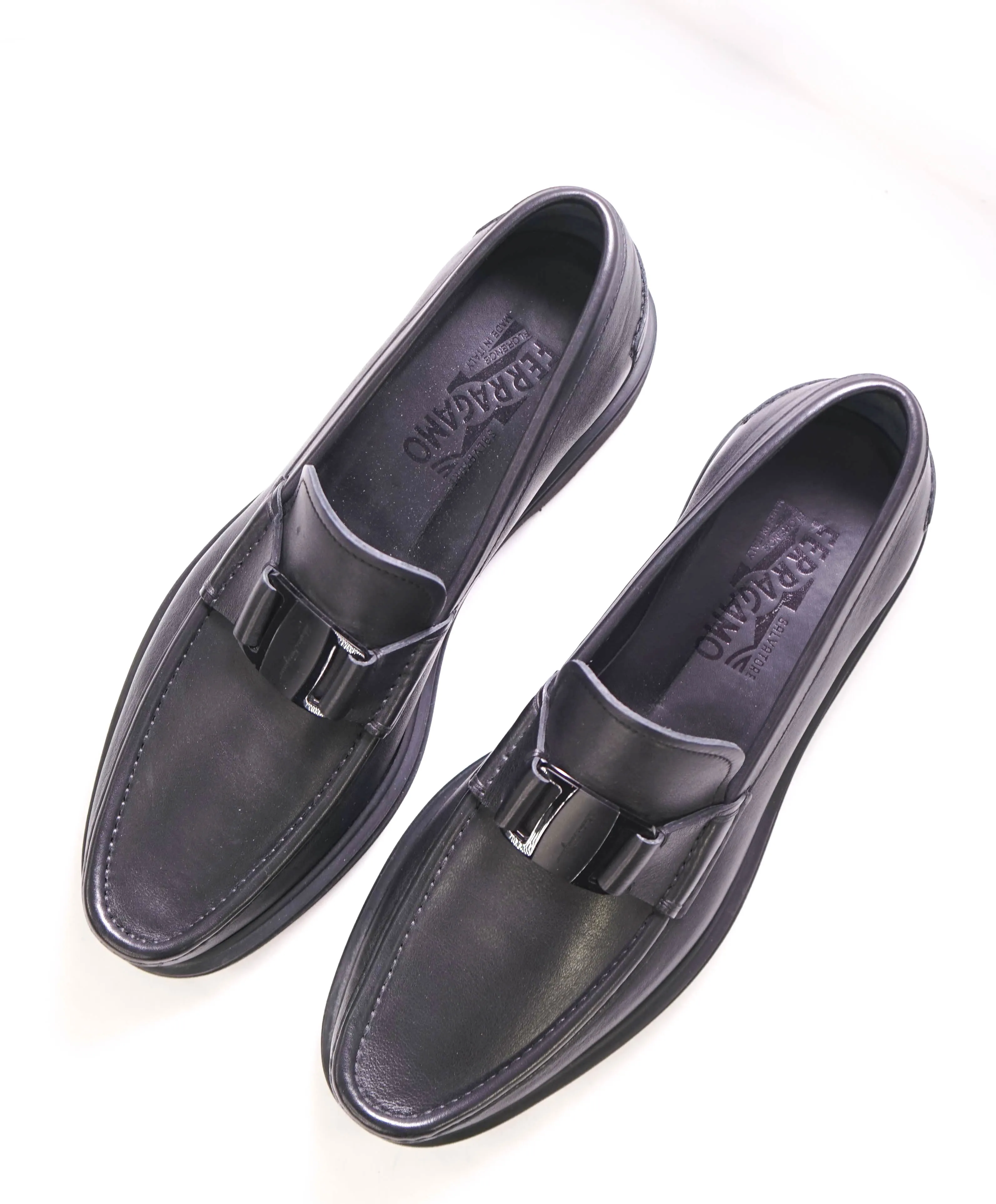 $930 SALVATORE FERRAGAMO - *SARDEGNA* Black Lug Sole Loafer - 9.5 US