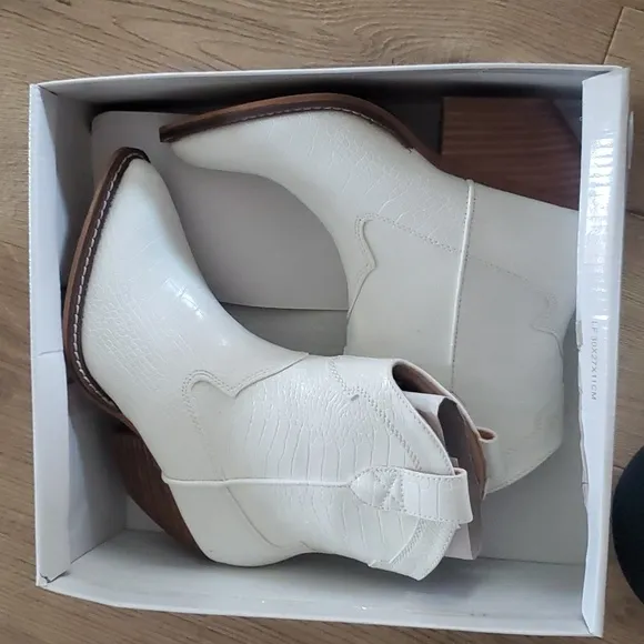 🆕A Rider Girl Dolce Croco Cream Boots‎