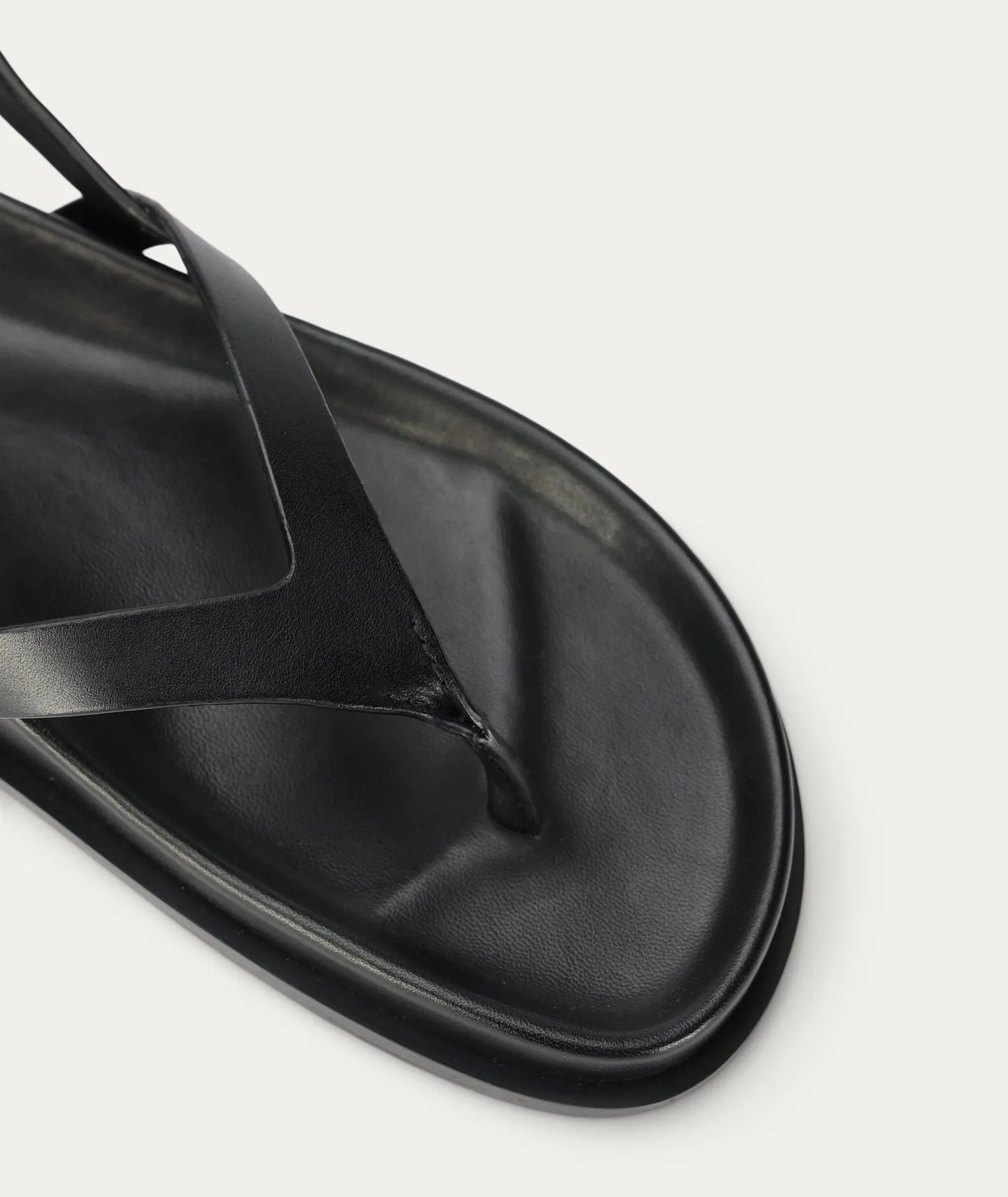 Artemis Sandal | Black