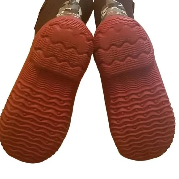 BOGS | Classic Camo Waterproof Rain Snow Boots | Red Heel | Unisex | Size: 2