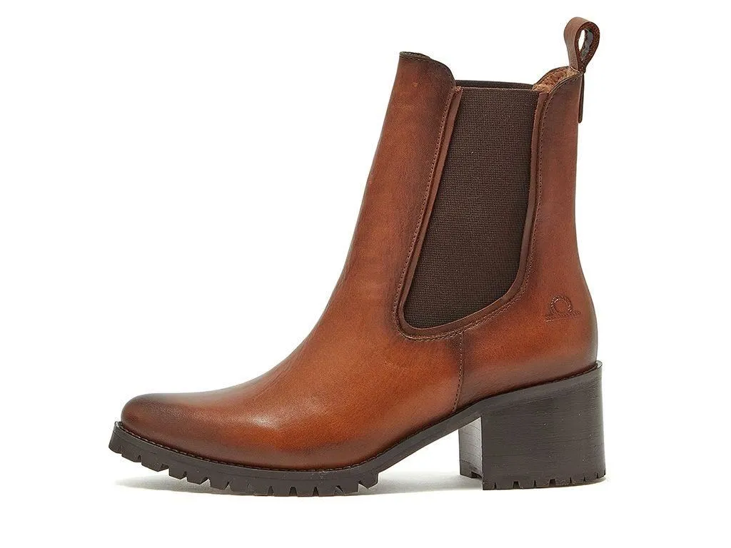 Chatham Women's Vyne Leather Cleated Chelsea Boot in 3 Colour Options 3 to 8
