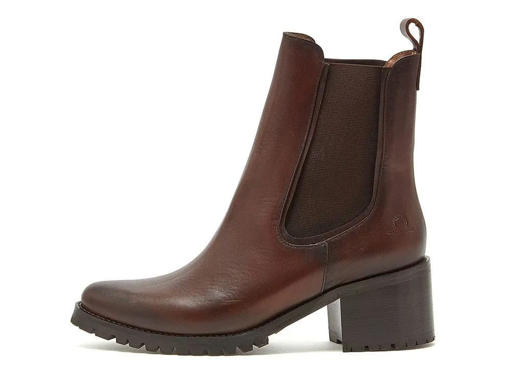 Chatham Women's Vyne Leather Cleated Chelsea Boot in 3 Colour Options 3 to 8