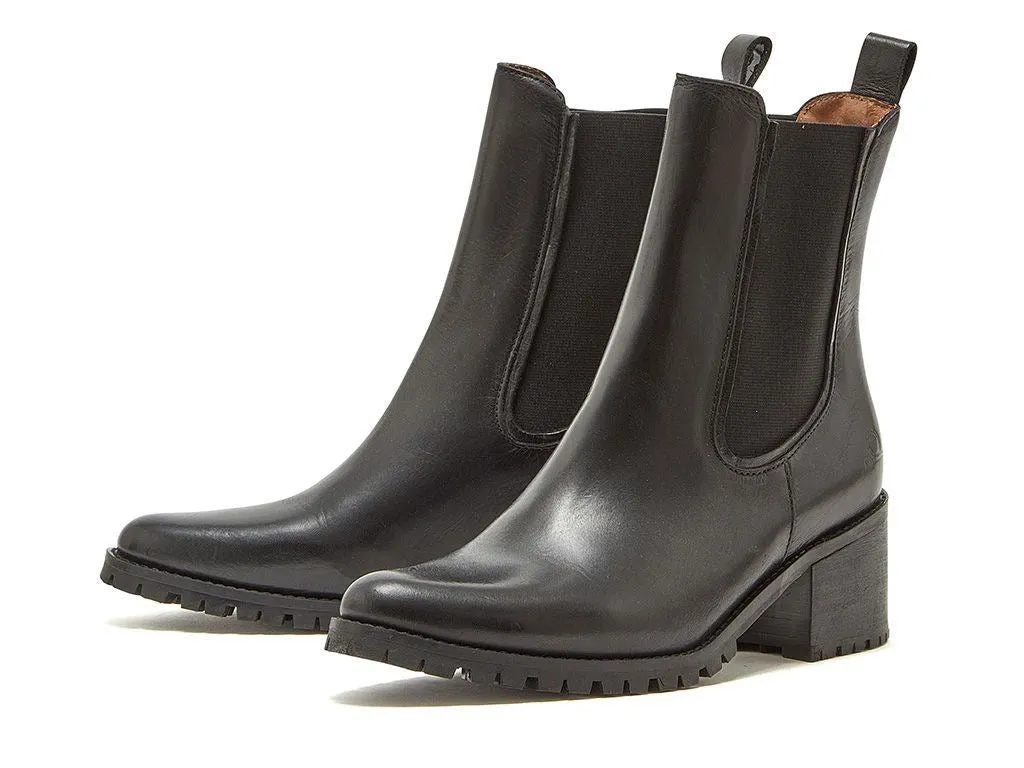 Chatham Women's Vyne Leather Cleated Chelsea Boot in 3 Colour Options 3 to 8