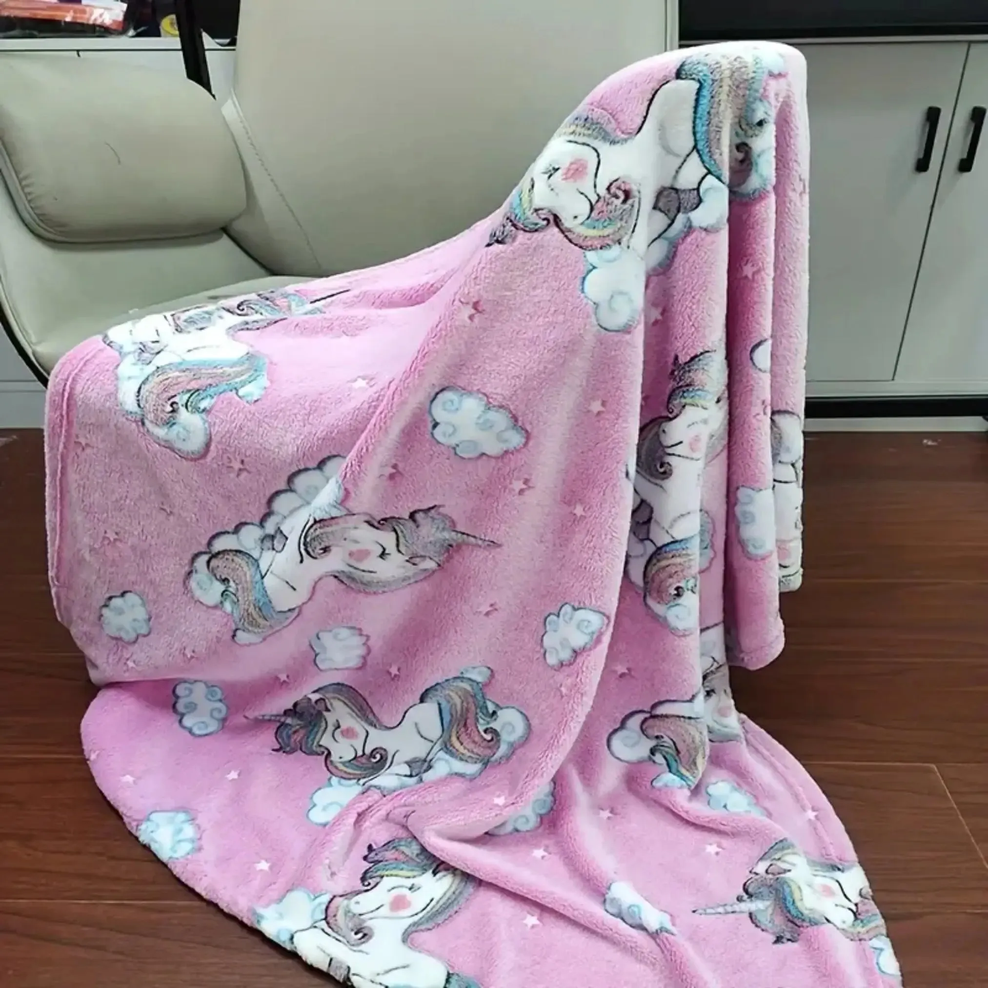 Dreamy Unicorn Glow in The Dark Blanket for Kids, 0-15 years | Ultra-soft & Lightweight Blanket for Kids