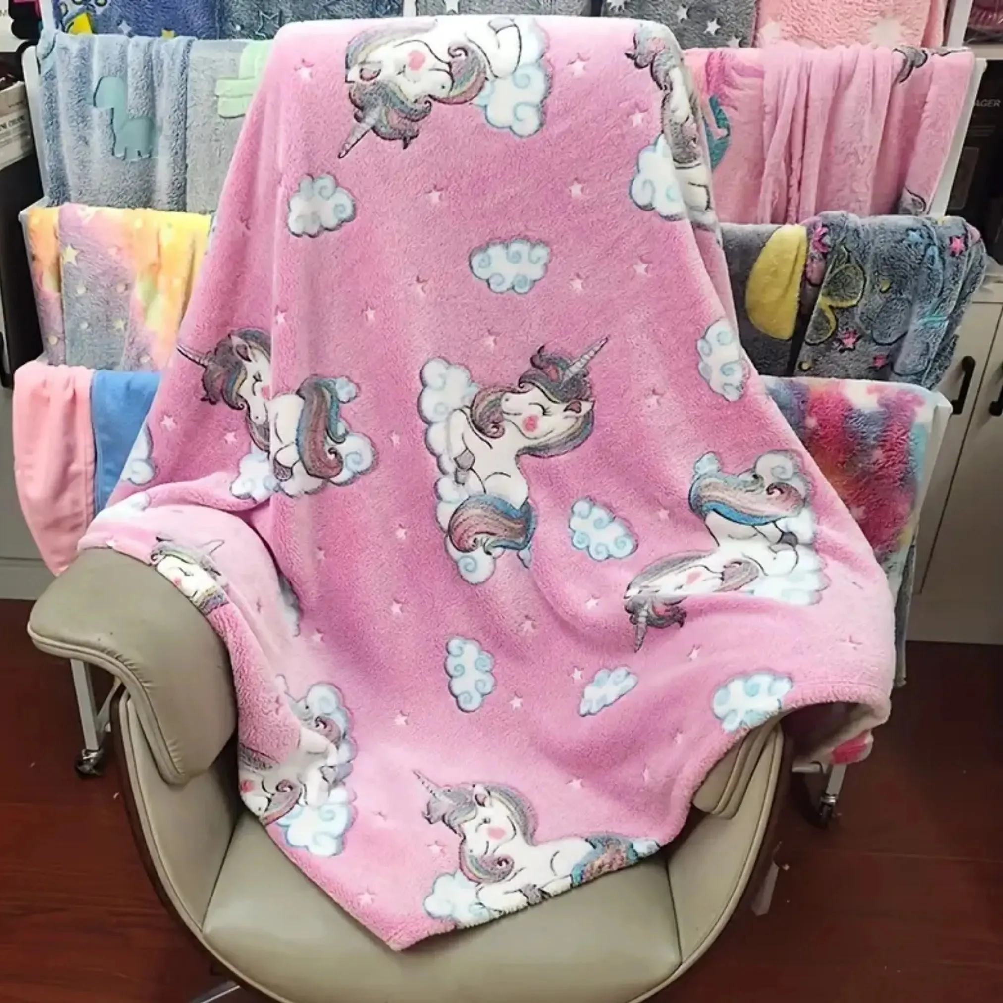 Dreamy Unicorn Glow in The Dark Blanket for Kids, 0-15 years | Ultra-soft & Lightweight Blanket for Kids