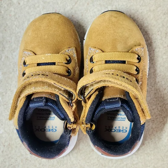 Geox Alben Boot Size 4.5 Colors Wheat Navy White