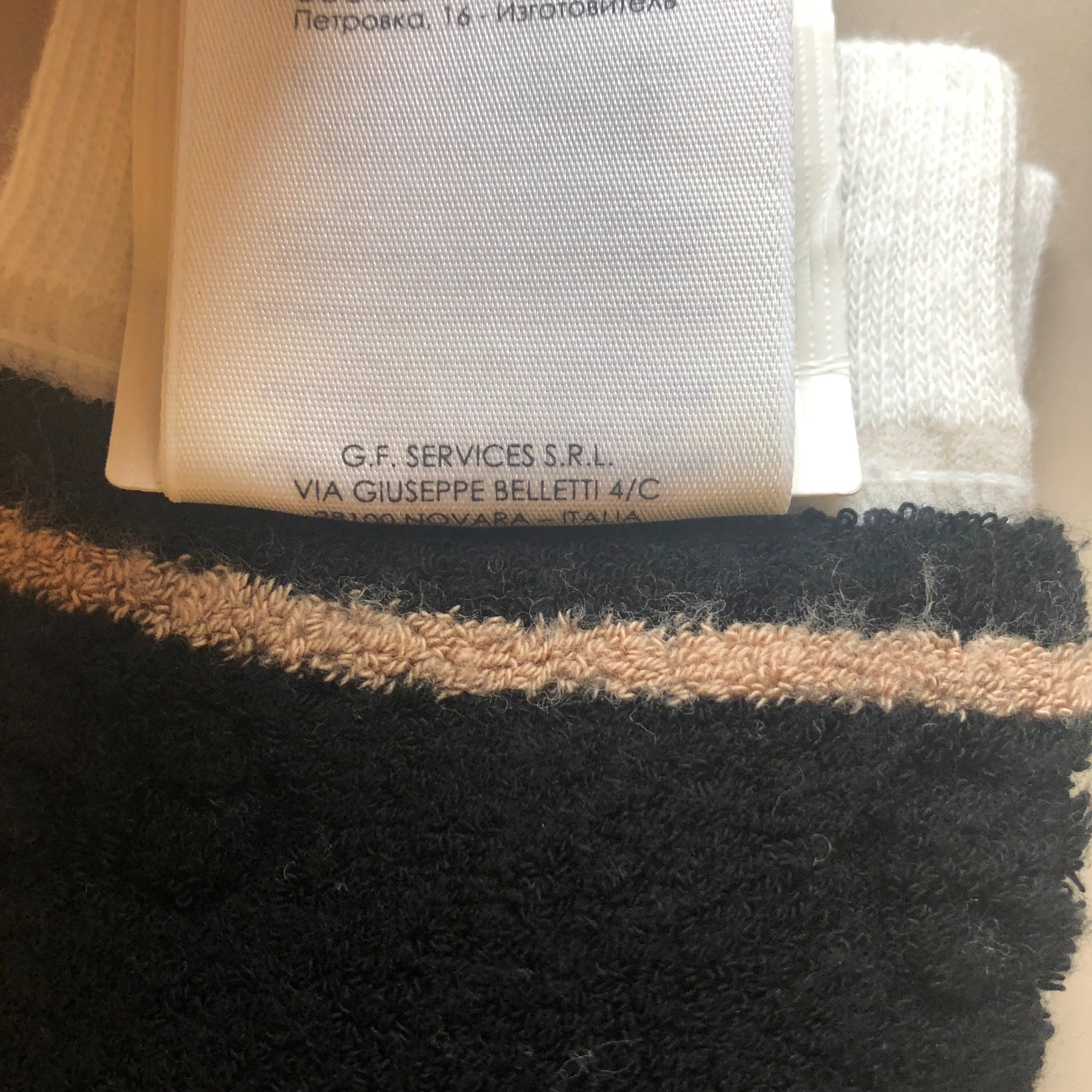 Gucci GG Logo Sponge Socks in Black