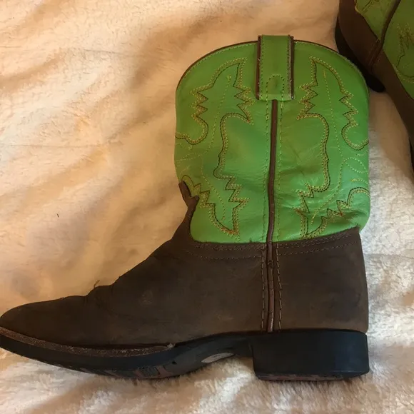 Justin Gypsy Kid's Round Toe Rubber Sole Boot Size 2
