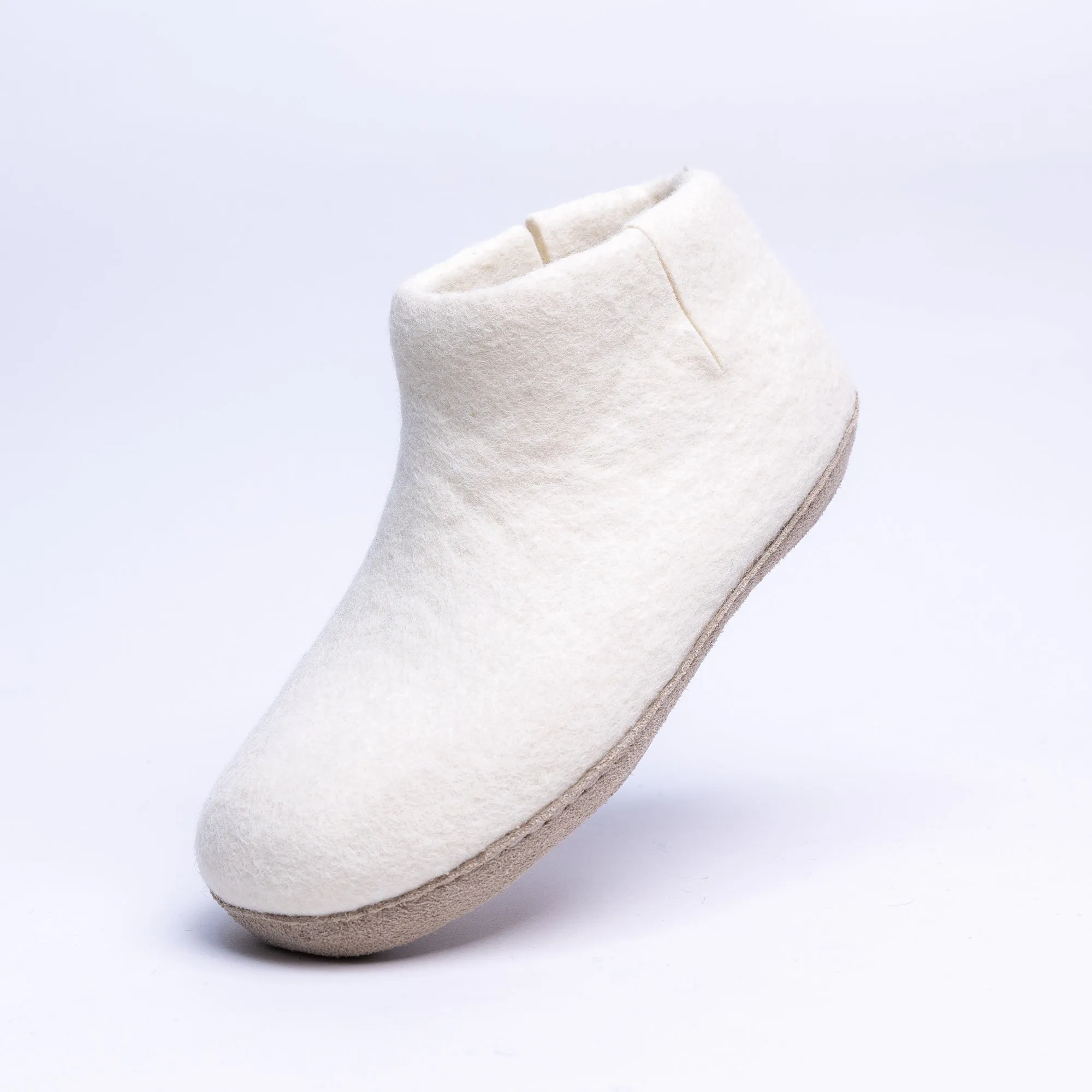KUUMA – Unisex Handmade Felt Boots Neutral Cream, Cozy Gift for Parents