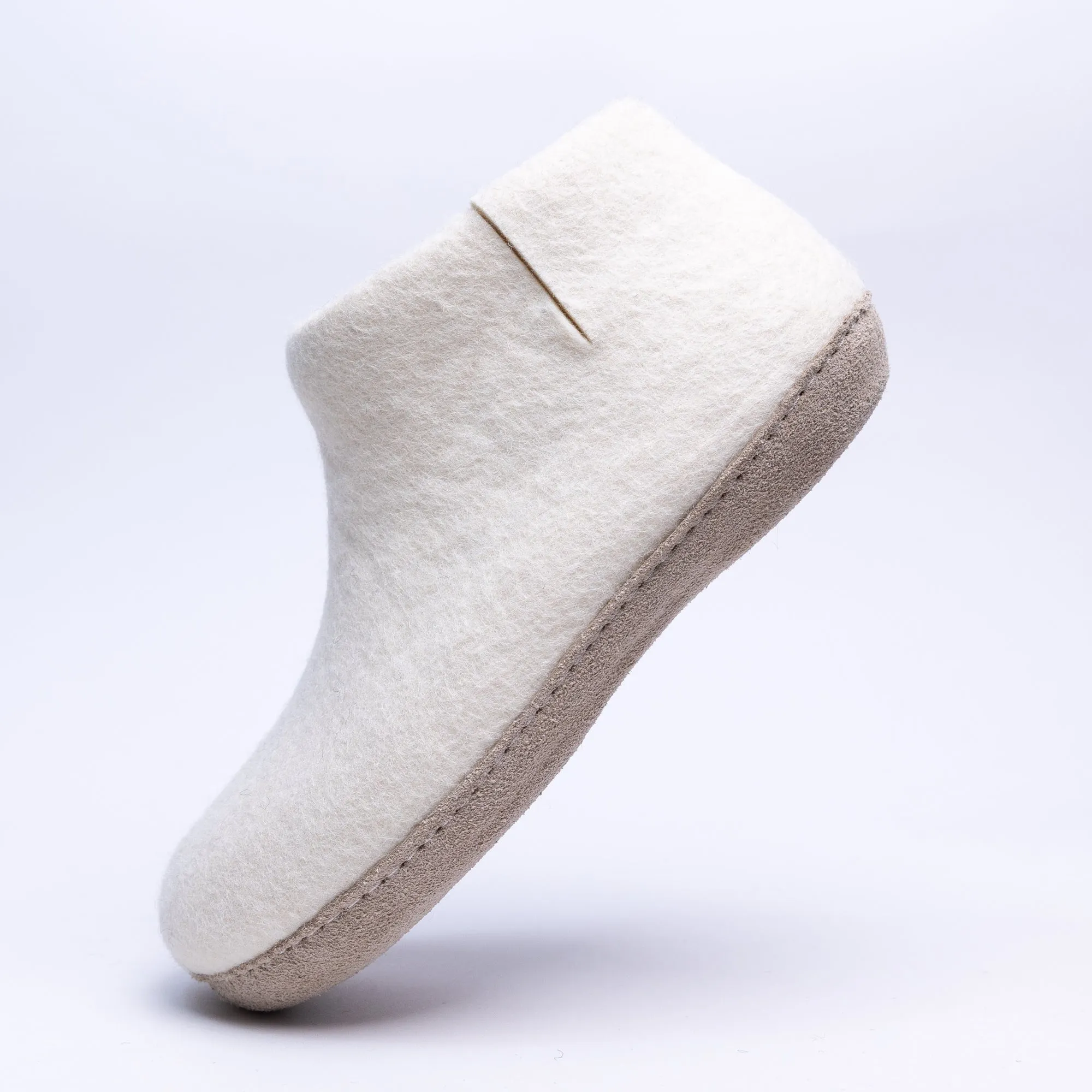 KUUMA – Unisex Handmade Felt Boots Neutral Cream, Cozy Gift for Parents