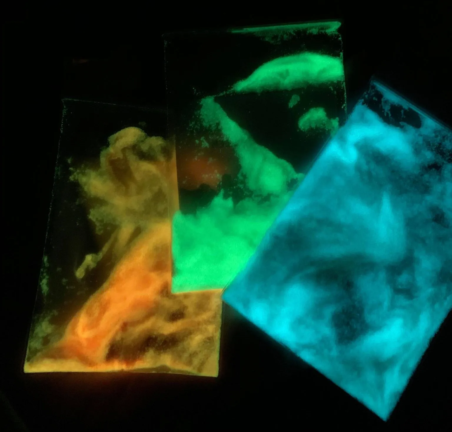 Luminescent Glow in Dark Powder Pigments