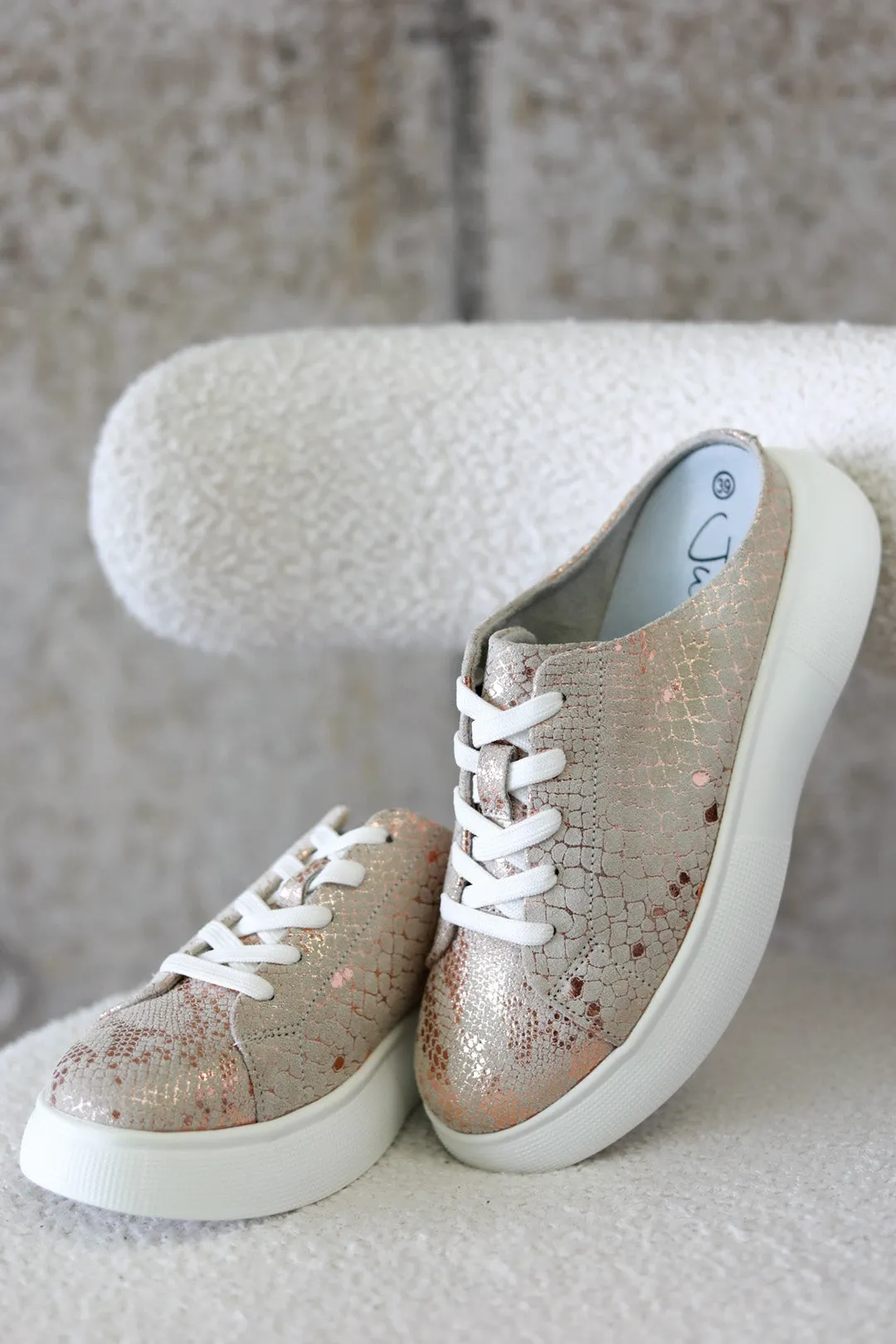 Maddox Rose Gold
