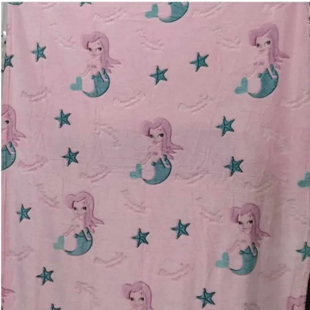 Mermaid Glow in The Dark Blanket for Kids, 200 x 152cm, 0-15 years | All-Weather Lightweight Blanket for Kids’ Room