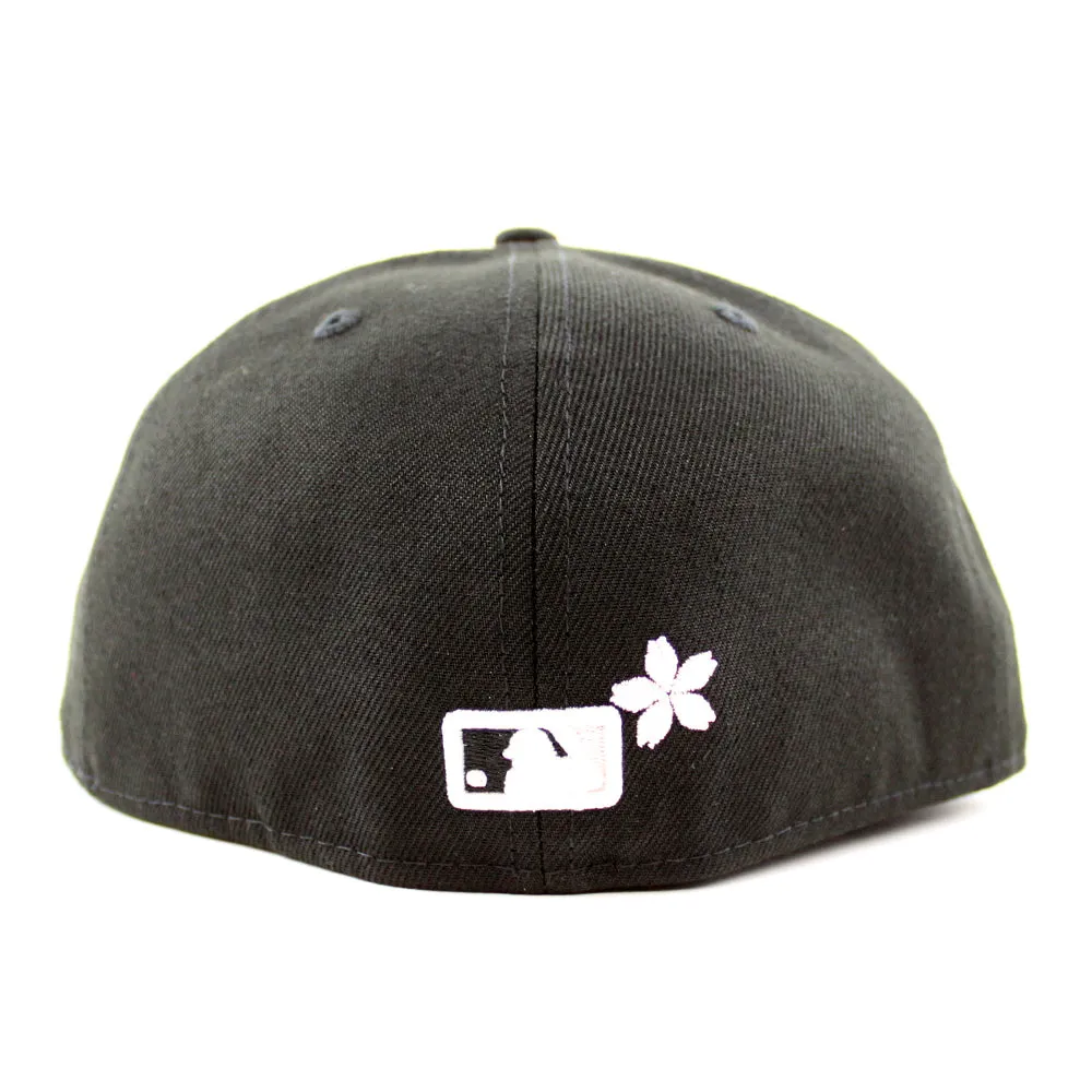 New York Yankees Cherry Blossom New Era 59Fifty Fitted Hat (GITD Black Pink Under Brim)