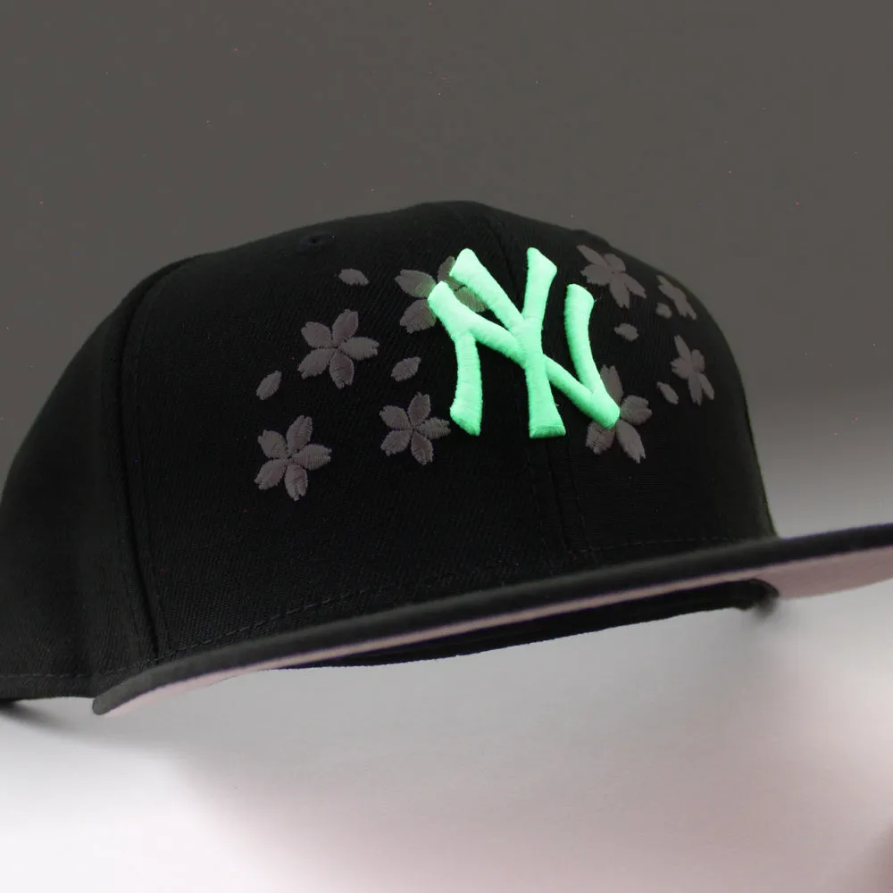 New York Yankees Cherry Blossom New Era 59Fifty Fitted Hat (GITD Black Pink Under Brim)