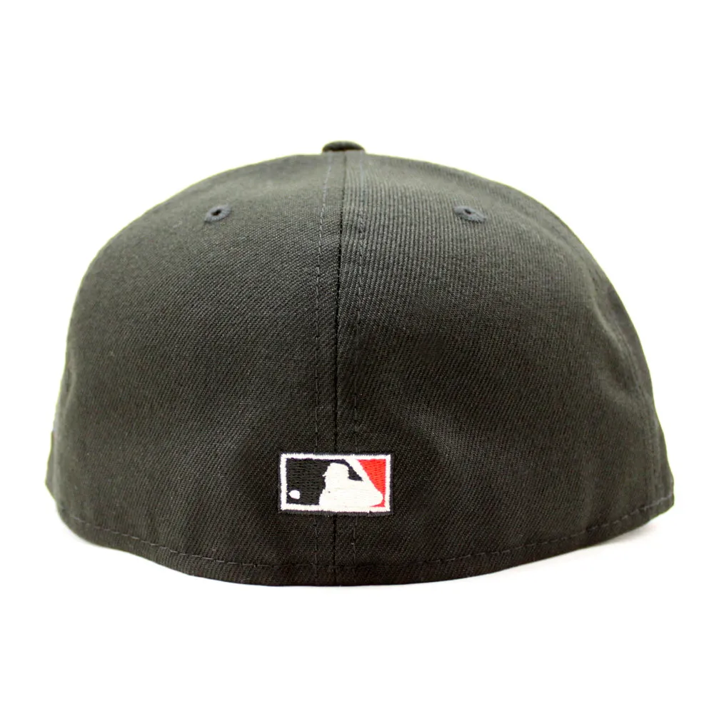New York Yankees Kiss LIPS 2003 World Series New Era 59Fifty Fitted Hat (GITD Black Red Under Brim)