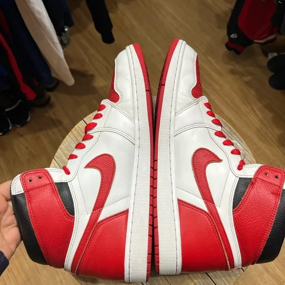 Nike Air Jordan 1 Retro High OG 555088 161- White/University Red-Black Size 14