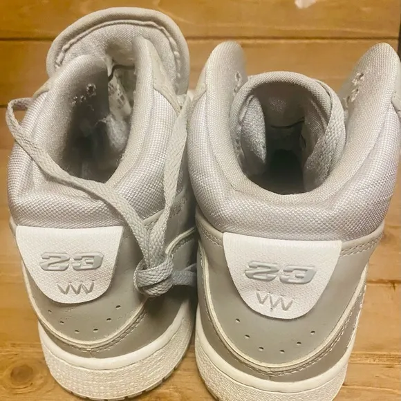 Nike Air Jordan kids hi-top sneakers size 7Y. Gray and white