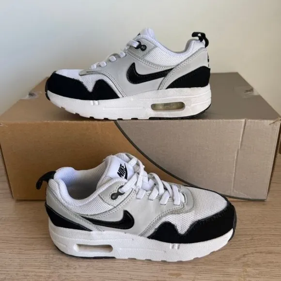 Nike Air Max 1 EasyOn White/Black Little Kids Sneakers - SZ 11 C