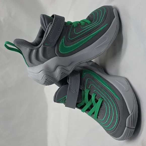 NIKE GIANNIS IMMORTALATITY 4 PS SMOKE GREY STADIUM GREEN CHILDREN 10C NEW IN BOX
