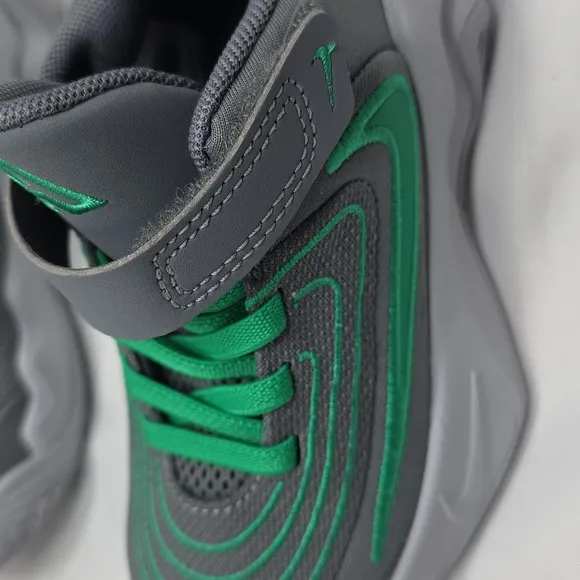NIKE GIANNIS IMMORTALATITY 4 PS SMOKE GREY STADIUM GREEN CHILDREN 10C NEW IN BOX
