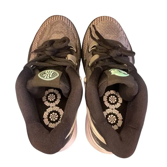 Nike Kyrie 8 go (GS) black-white-light menta youth sneakers “Orcas”