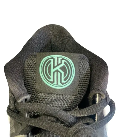Nike Kyrie 8 go (GS) black-white-light menta youth sneakers “Orcas”