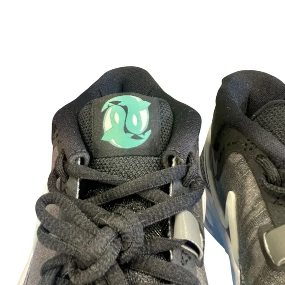 Nike Kyrie 8 go (GS) black-white-light menta youth sneakers “Orcas”
