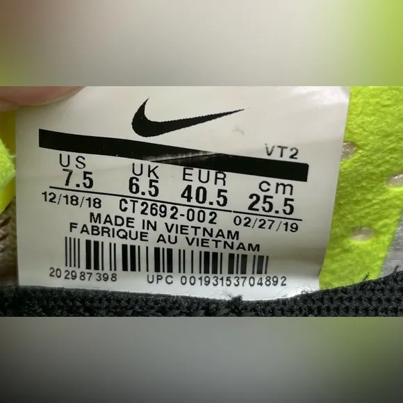 🏃Nike React Runner ISPAPlatinum Tint Volt Glow Team RedMens size 7.5