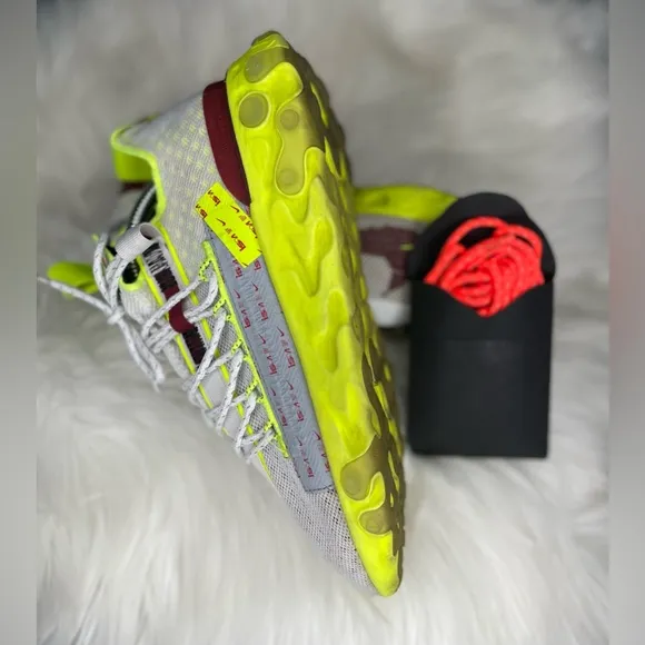 🏃Nike React Runner ISPAPlatinum Tint Volt Glow Team RedMens size 7.5