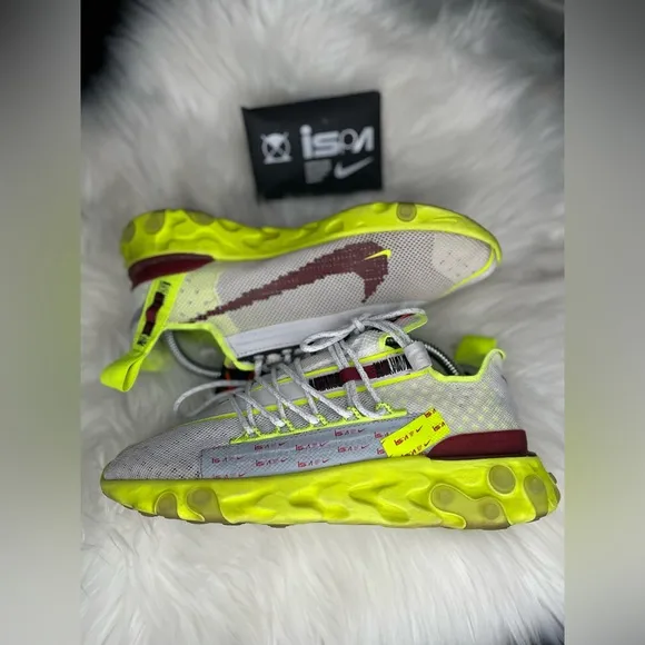 🏃Nike React Runner ISPAPlatinum Tint Volt Glow Team RedMens size 7.5