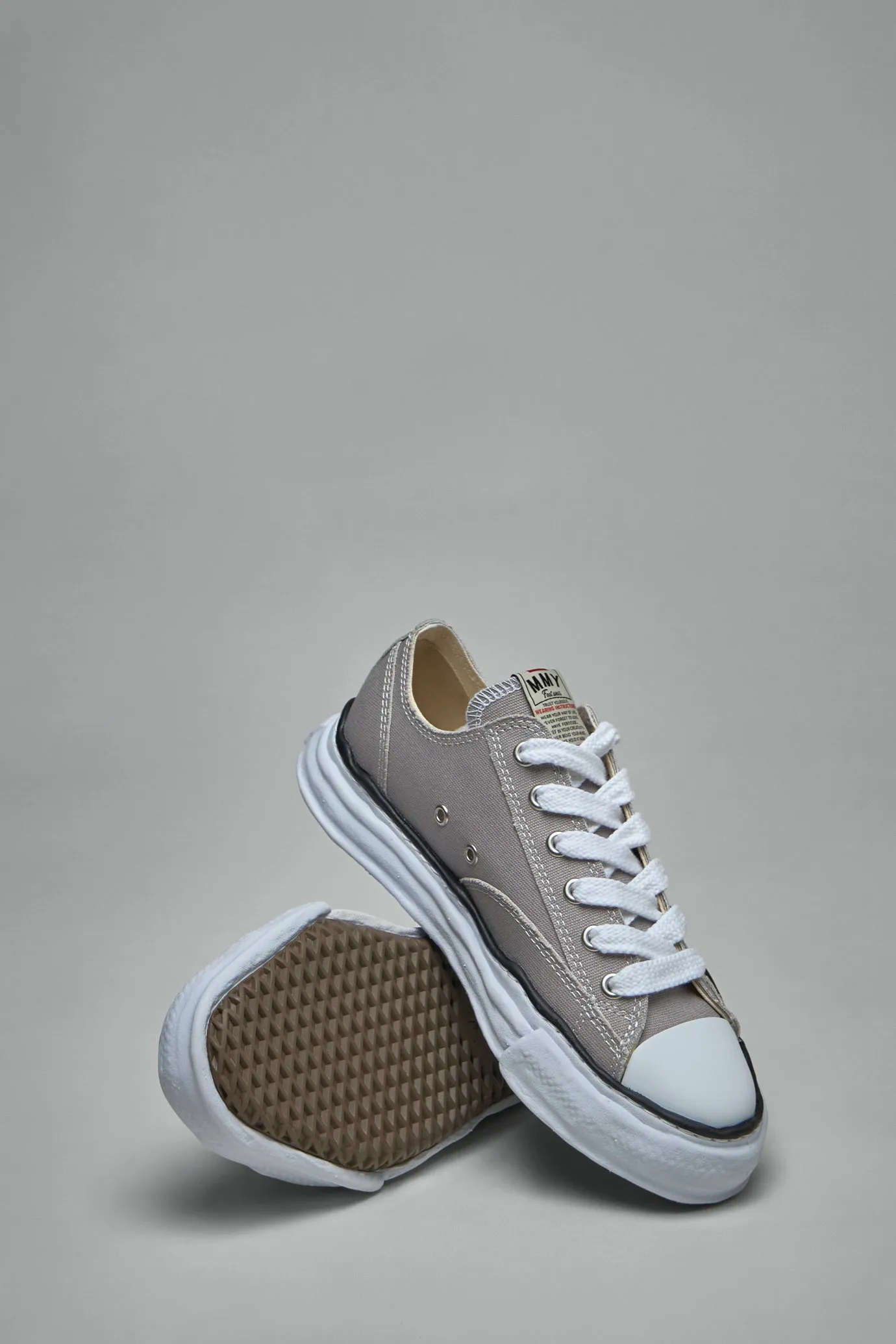 PETERSON Low Top Sneaker