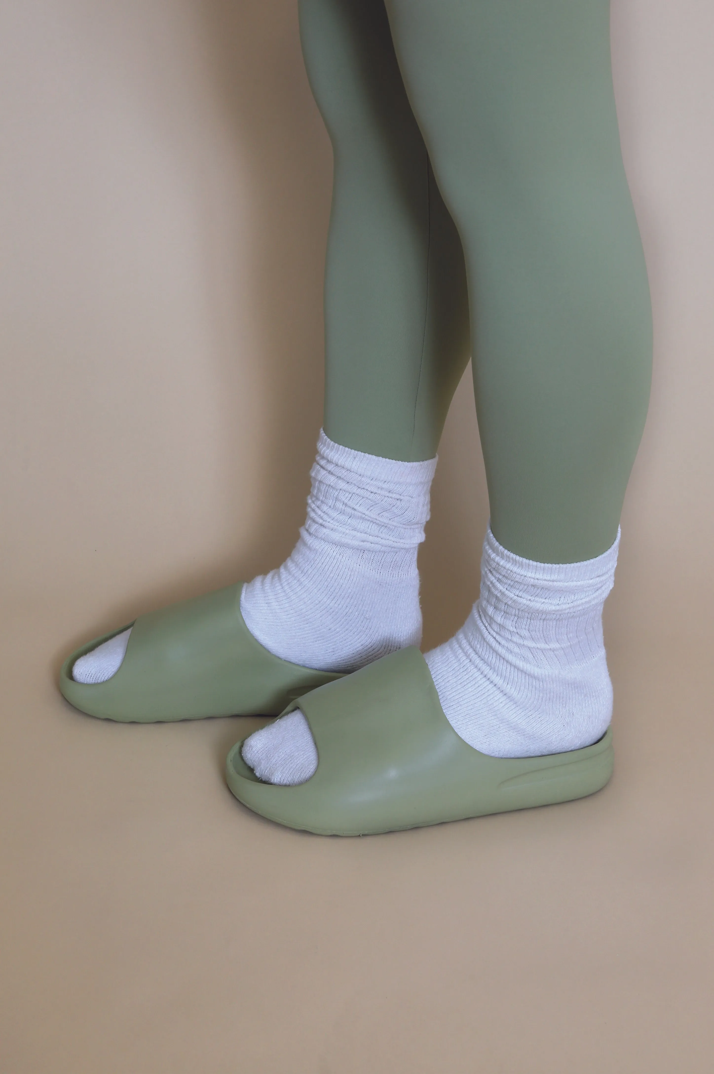 Rubber Ribbed Sole Sliders In Green