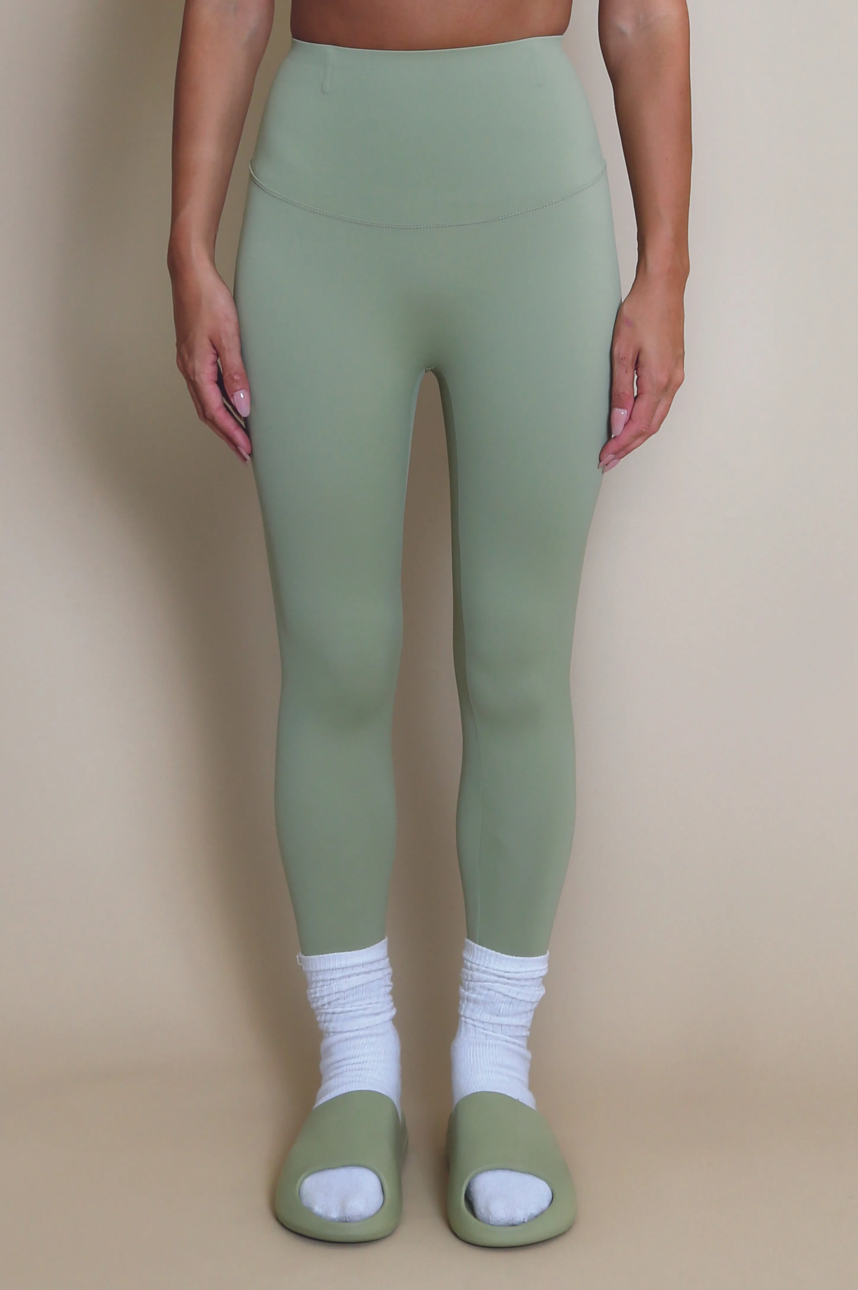 Rubber Ribbed Sole Sliders In Green