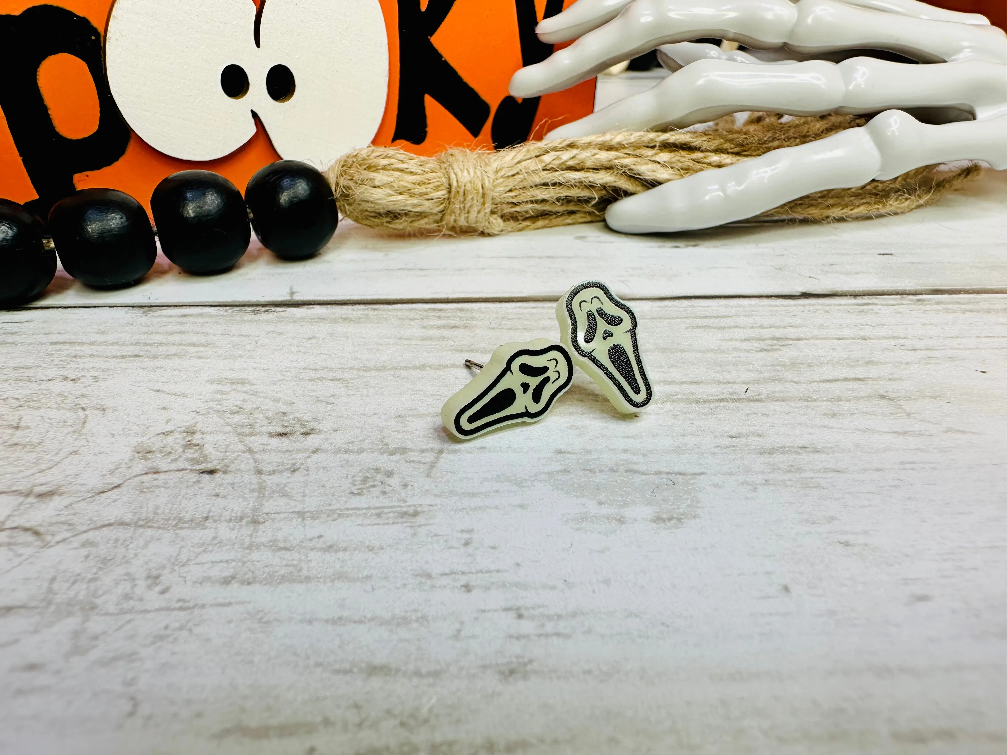 Scary Scream Mask Cabochon - glow in dark