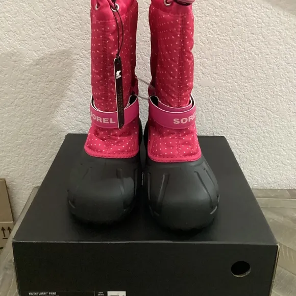 SOREL Flurry Weather Resistant Snow Boot (Big Kid) 7 M,