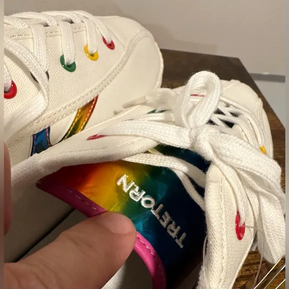 Tretorn Big Girls Lil Nylite White/Rainbow Sneakers NWT Size 6