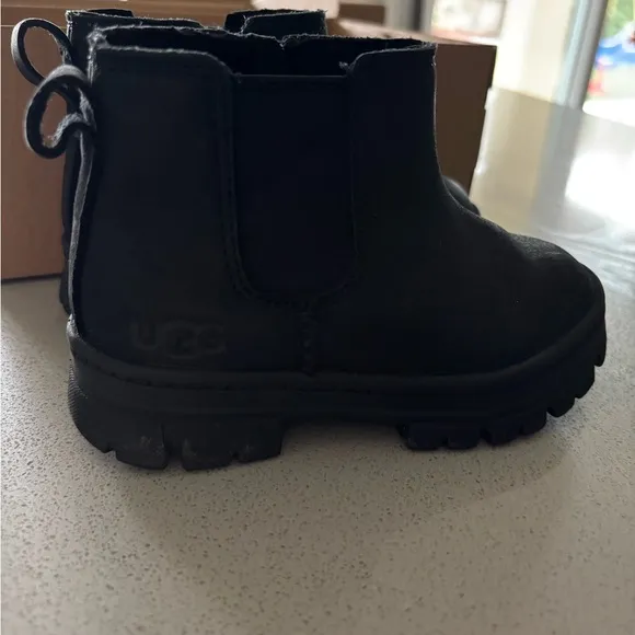 UGG Toddler Ashton Chelsea Boots