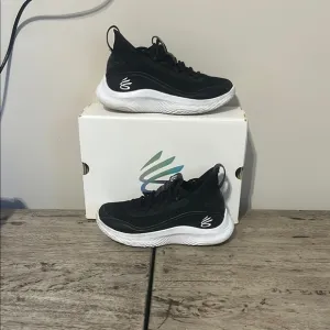 Under Armour GS Curry 8